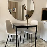 Apartment A Deux Pas Des Plages Et Au Coeur Du Vieil , Beau Renove Antibes