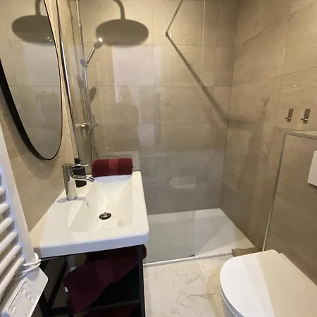 Apartment A Deux Pas Des Plages Et Au Coeur Du Vieil , Beau Renove Antibes