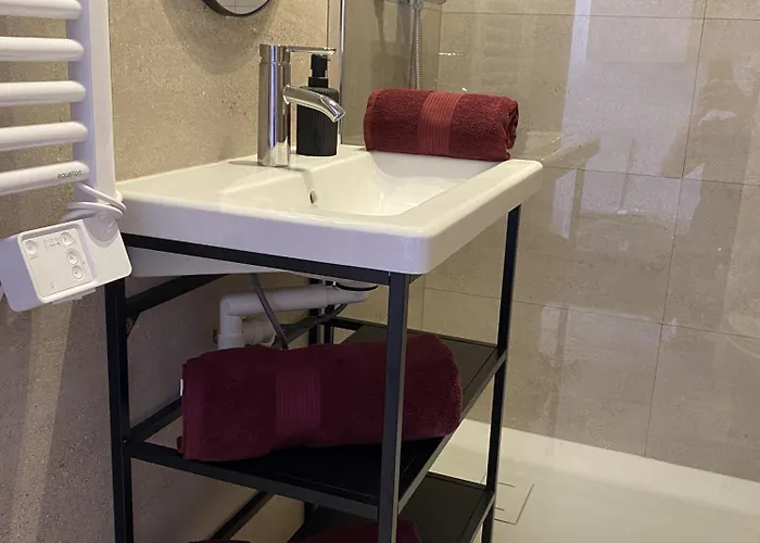 Lejlighed A Deux Pas Des Plages Et Au Coeur Du Vieil , Beau Renove Antibes