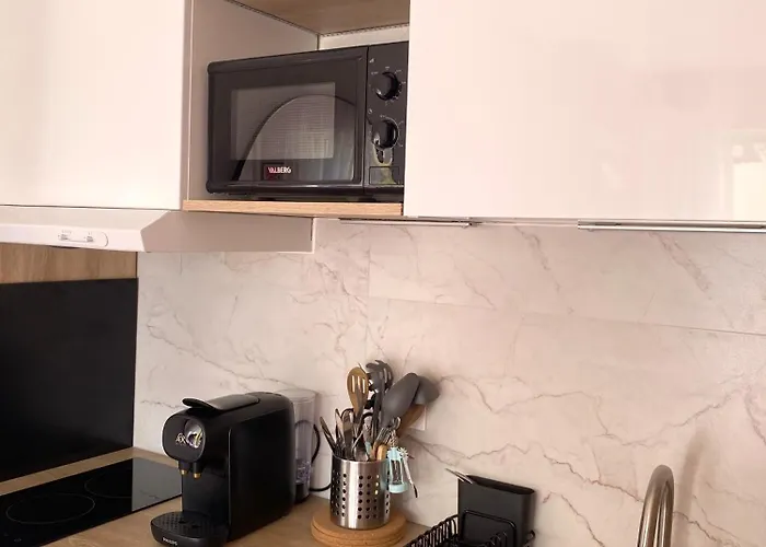 A Deux Pas Des Plages Et Au Coeur Du Vieil , Beau Renove *