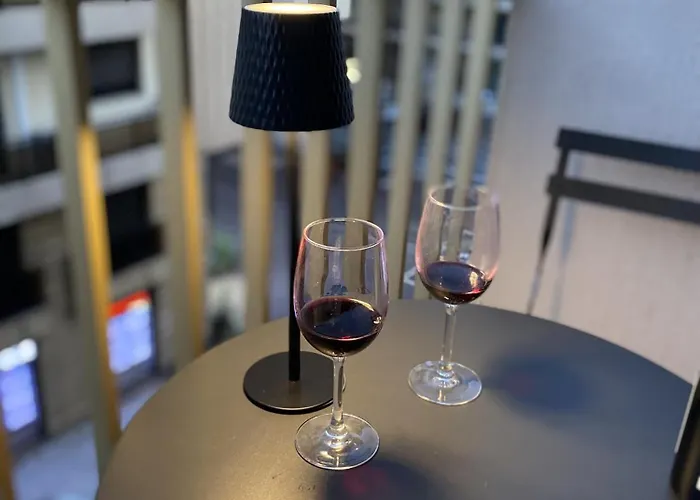 A Deux Pas Des Plages Et Au Coeur Du Vieil , Beau Renove *