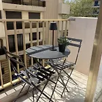 A Deux Pas Des Plages Et Au Coeur Du Vieil , Beau Renove * Antibes