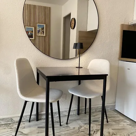 Apartamento A Deux Pas Des Plages Et Au Coeur Du Vieil , Beau Renove Antibes