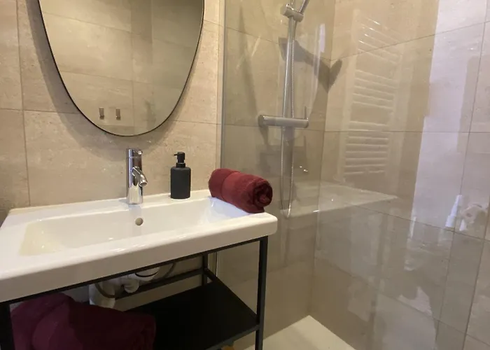 A Deux Pas Des Plages Et Au Coeur Du Vieil , Beau Rénové *