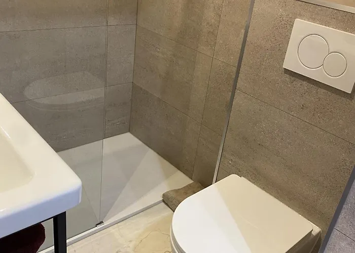 A Deux Pas Des Plages Et Au Coeur Du Vieil , Beau Rénové Apartamento *