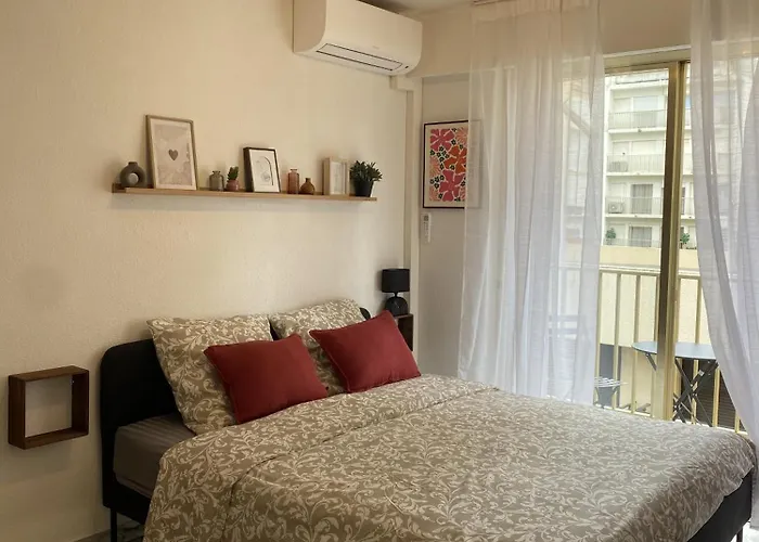 A Deux Pas Des Plages Et Au Coeur Du Vieil , Beau Renove